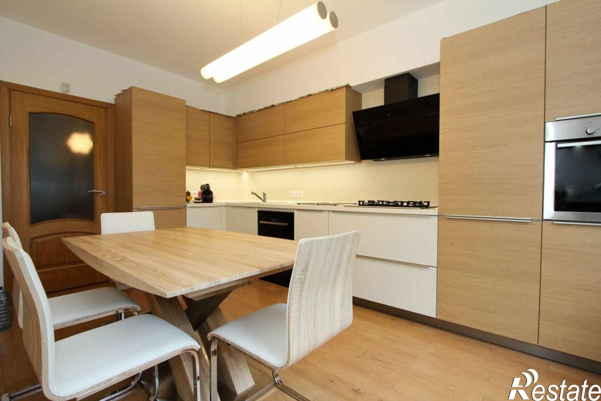 Купить квартиру за 18 370 000 рублей на Свободный пер, 4