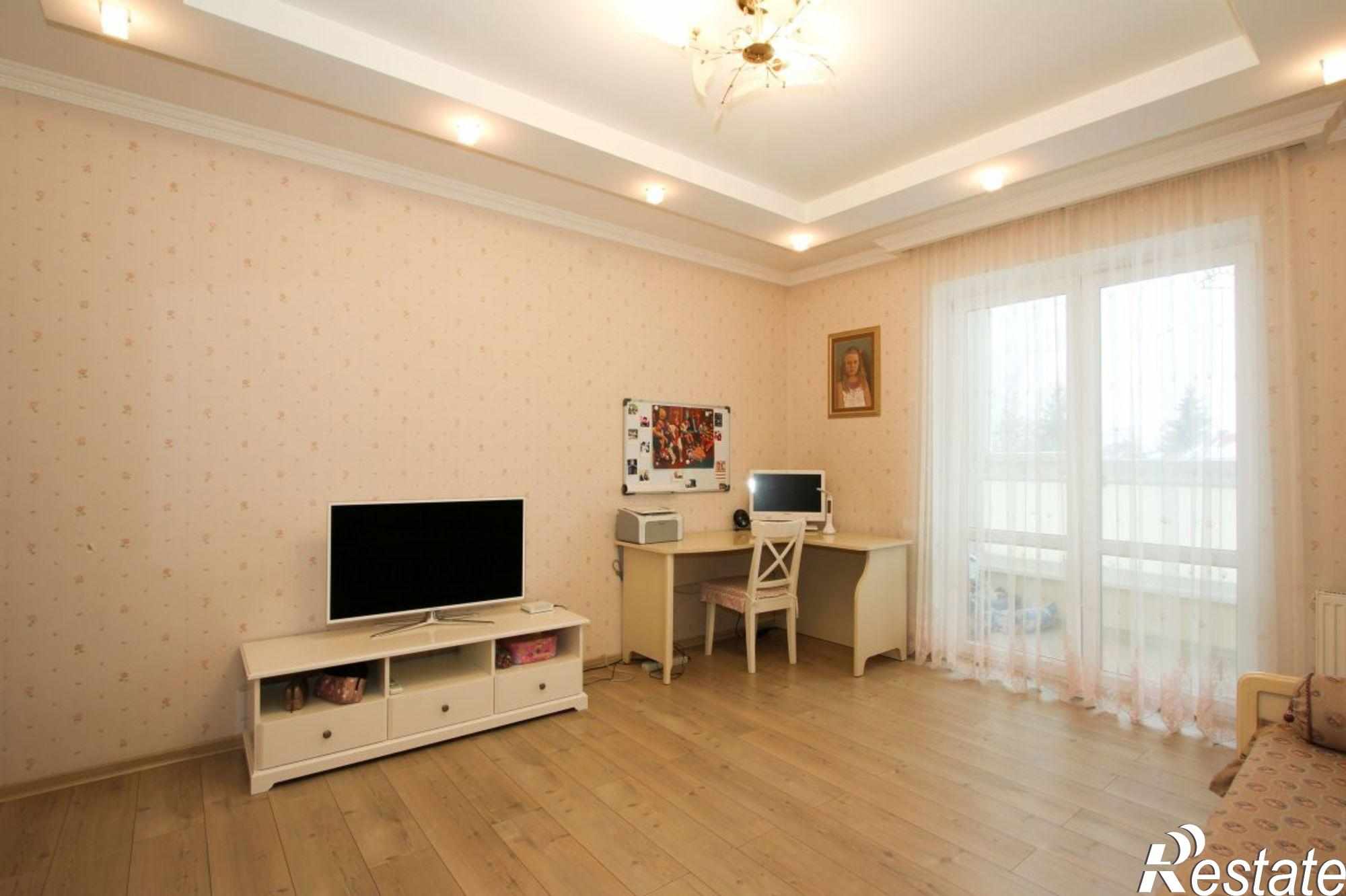 Купить квартиру за 15 900 000 рублей на Парковая аллея ул, 60