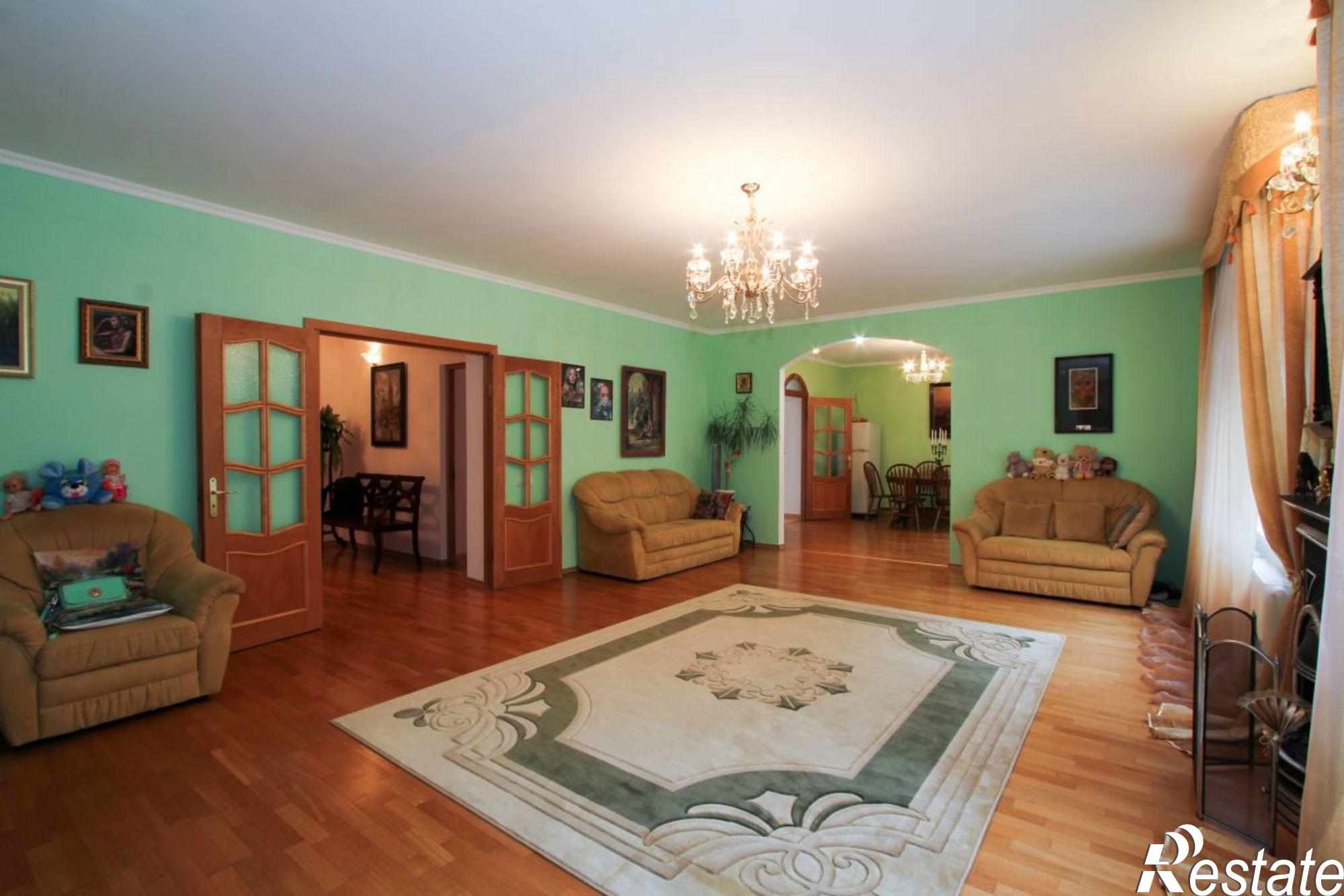 Купить квартиру за 18 500 000 рублей на Пугачева ул, 14а