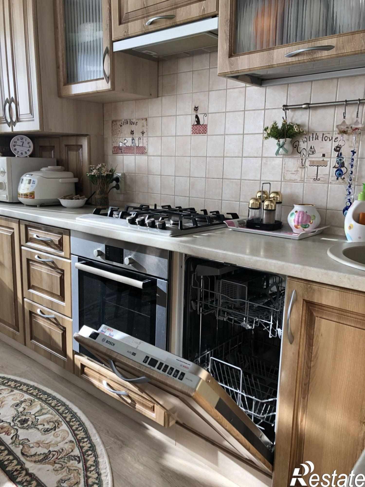 Купить квартиру за 6 000 000 рублей на Баженова ул, 13