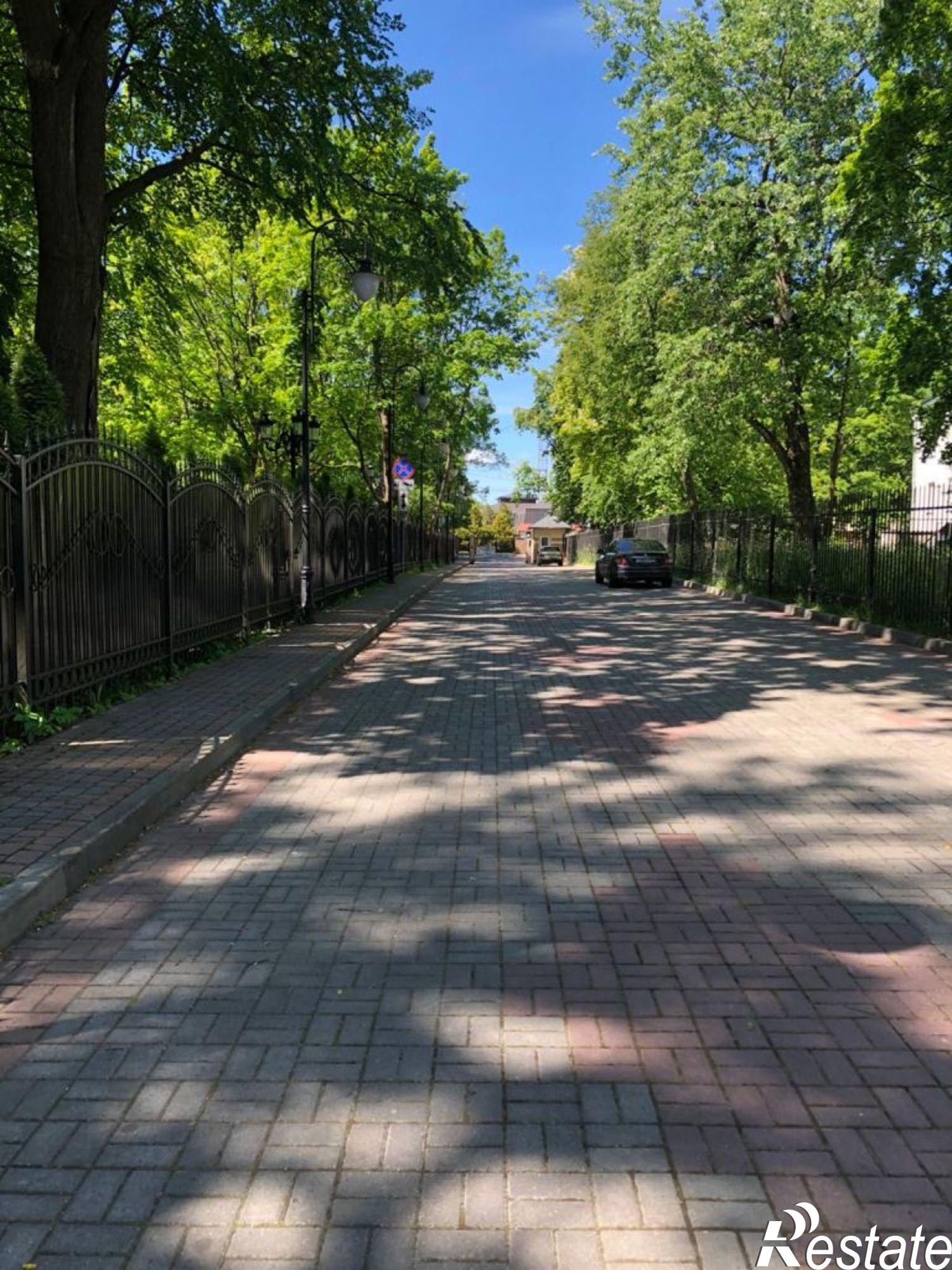 Купить квартиру за 15 300 000 рублей на Каштановая аллея ул, 42