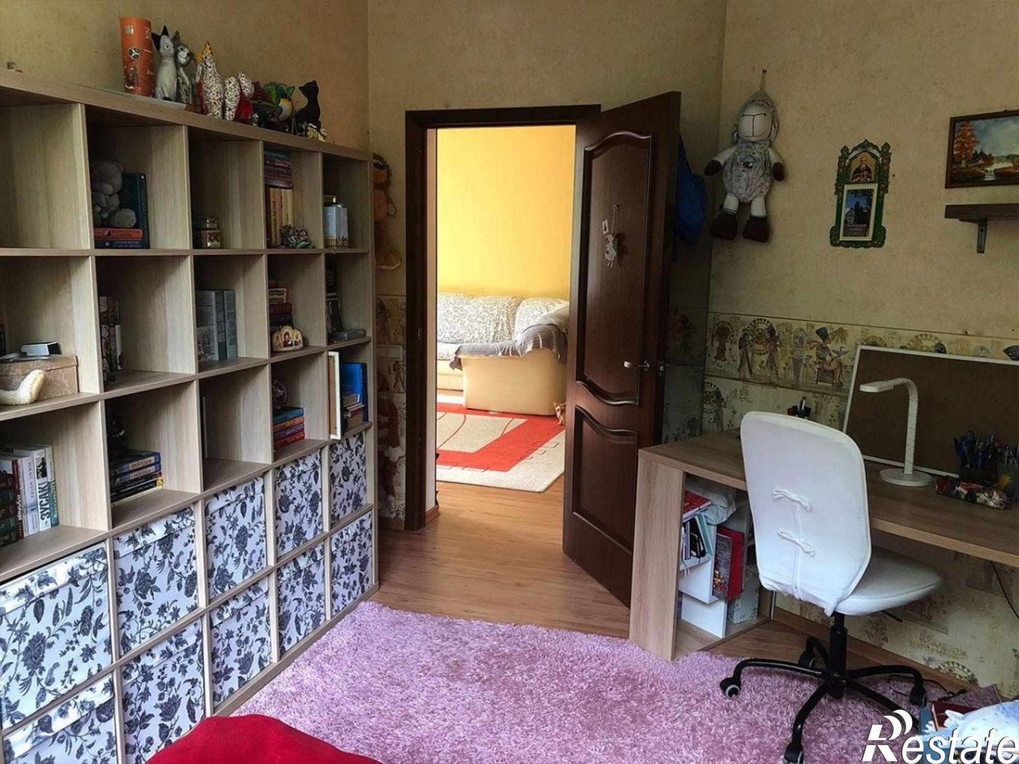 Купить квартиру за 9 000 000 рублей на Ушинского ул, 1