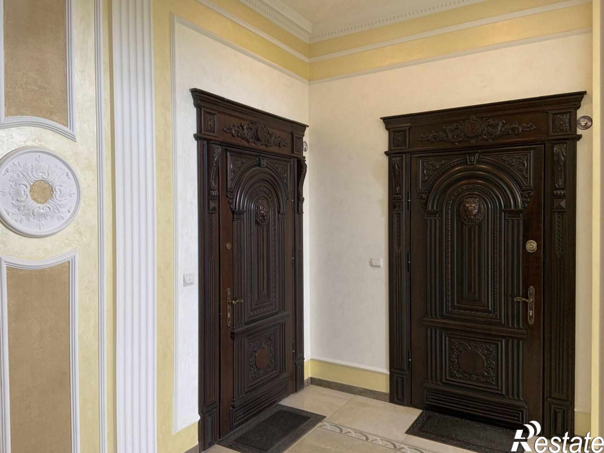 Купить квартиру за 13 200 000 рублей на С.Разина ул, 39 а