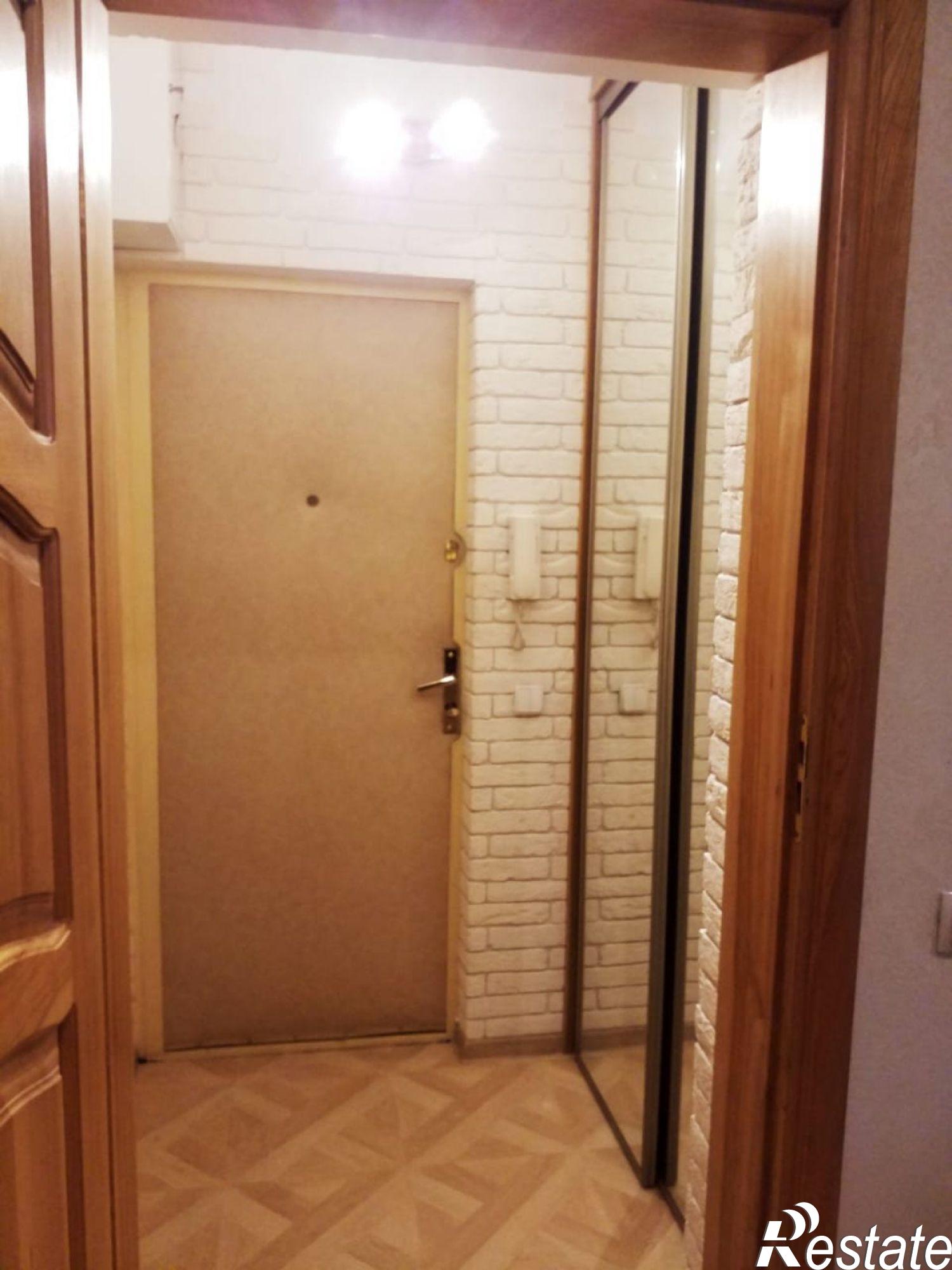 Купить квартиру за 10 500 000 рублей на Пугачева ул, 14