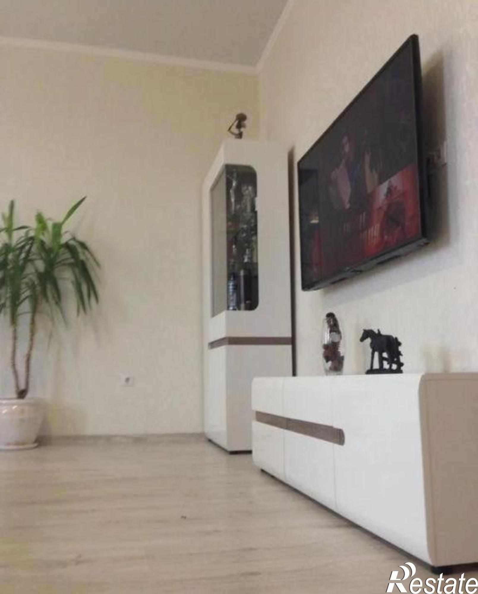 Купить квартиру за 10 800 000 рублей на Ю.Гагарина ул, 1