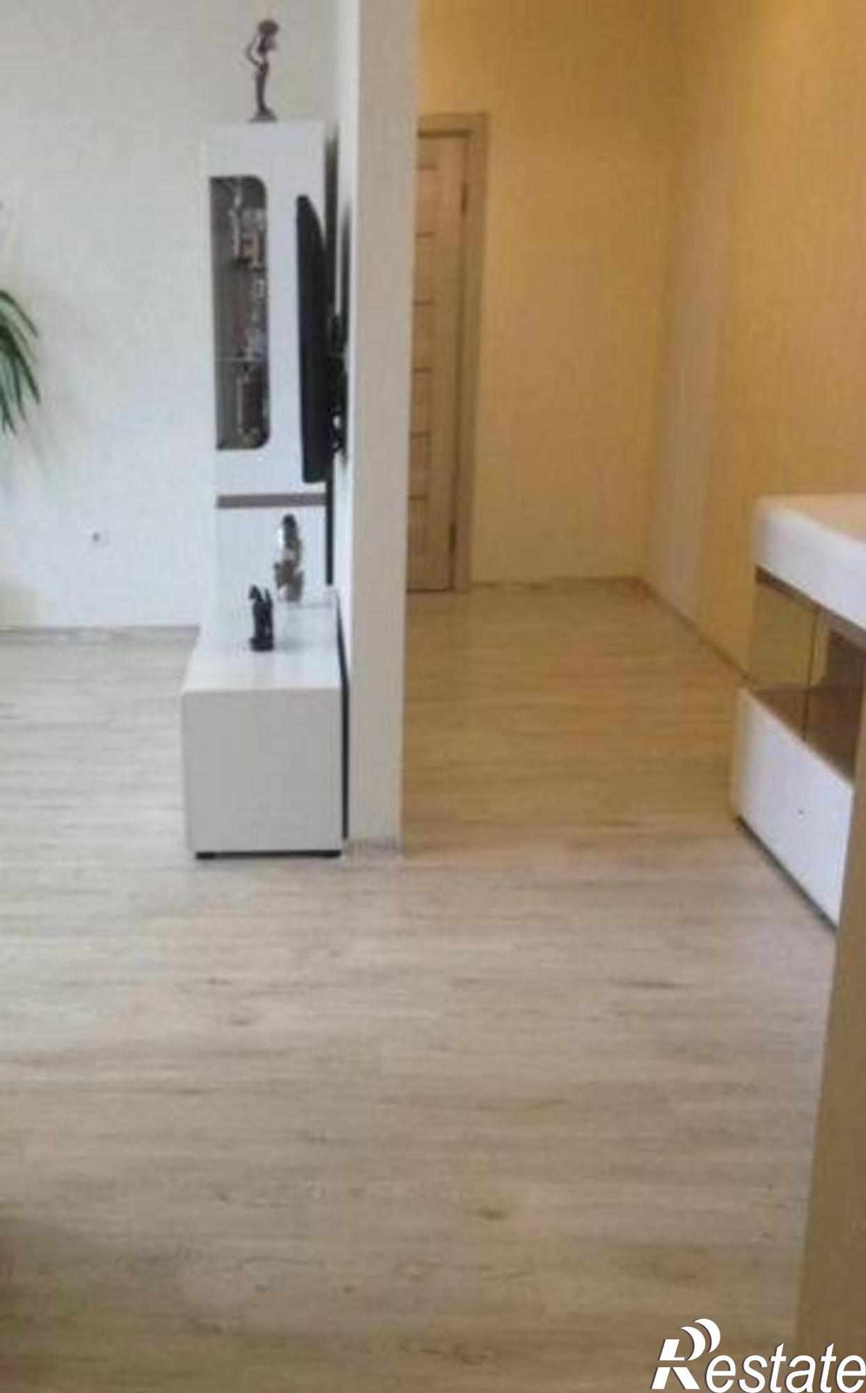 Купить квартиру за 10 800 000 рублей на Ю.Гагарина ул, 1