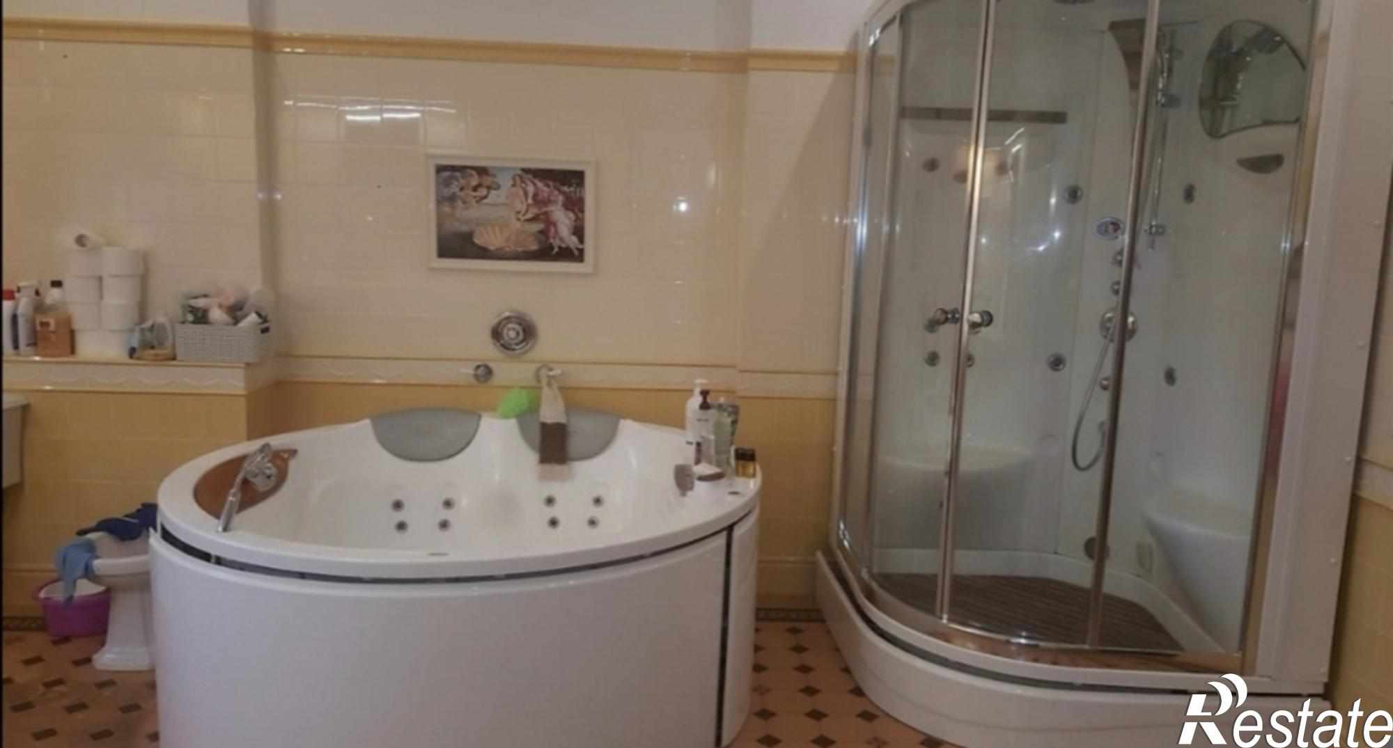 Купить квартиру за 15 435 000 рублей на Колхозная ул, 18