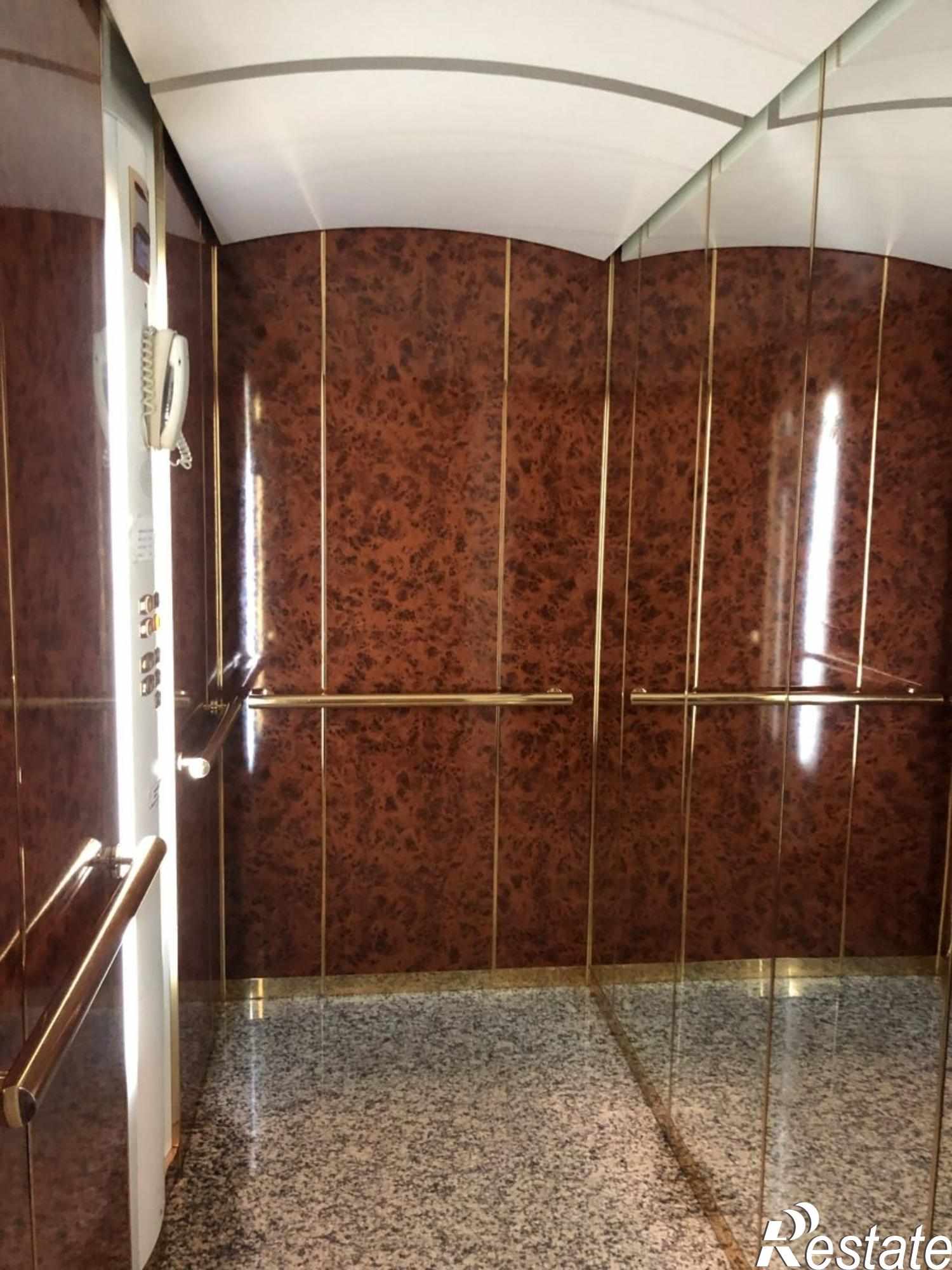 Купить квартиру за 12 300 000 рублей на Сержанта Колоскова ул, 4а