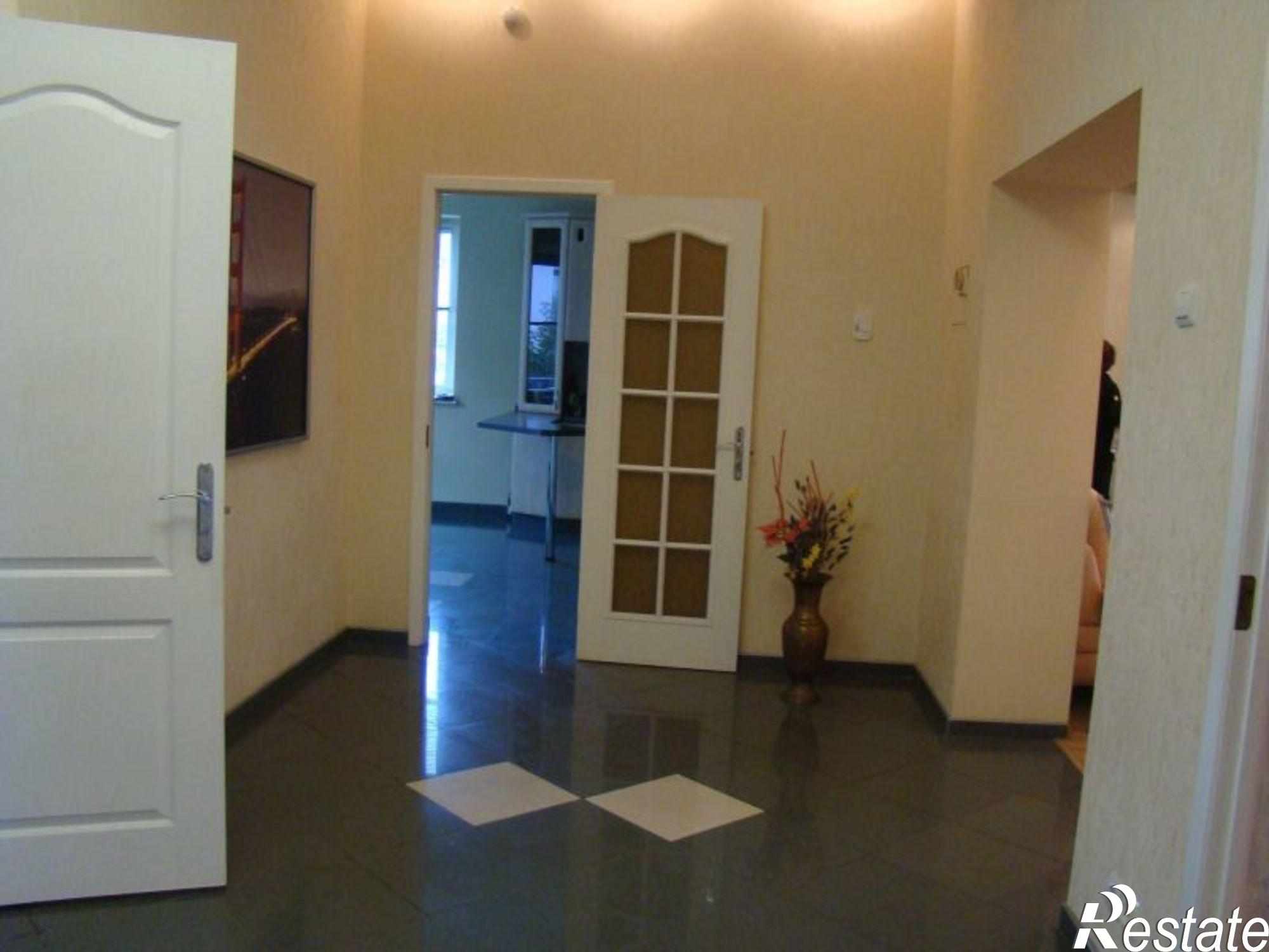 Купить дачу, дом, коттедж за 21 000 000 рублей на Школьный пер