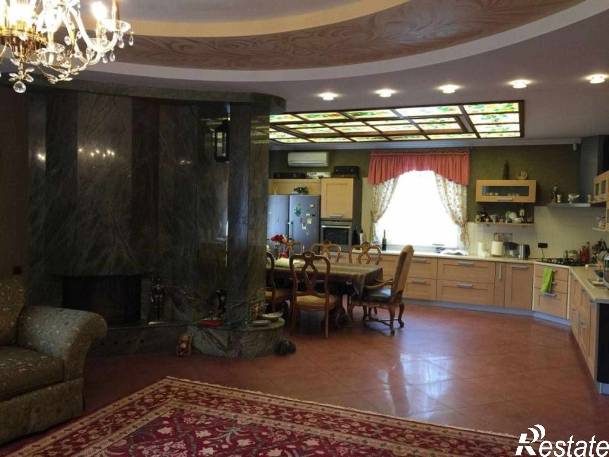 Купить дачу, дом, коттедж за 46 500 000 рублей на Е.Колесникова ул