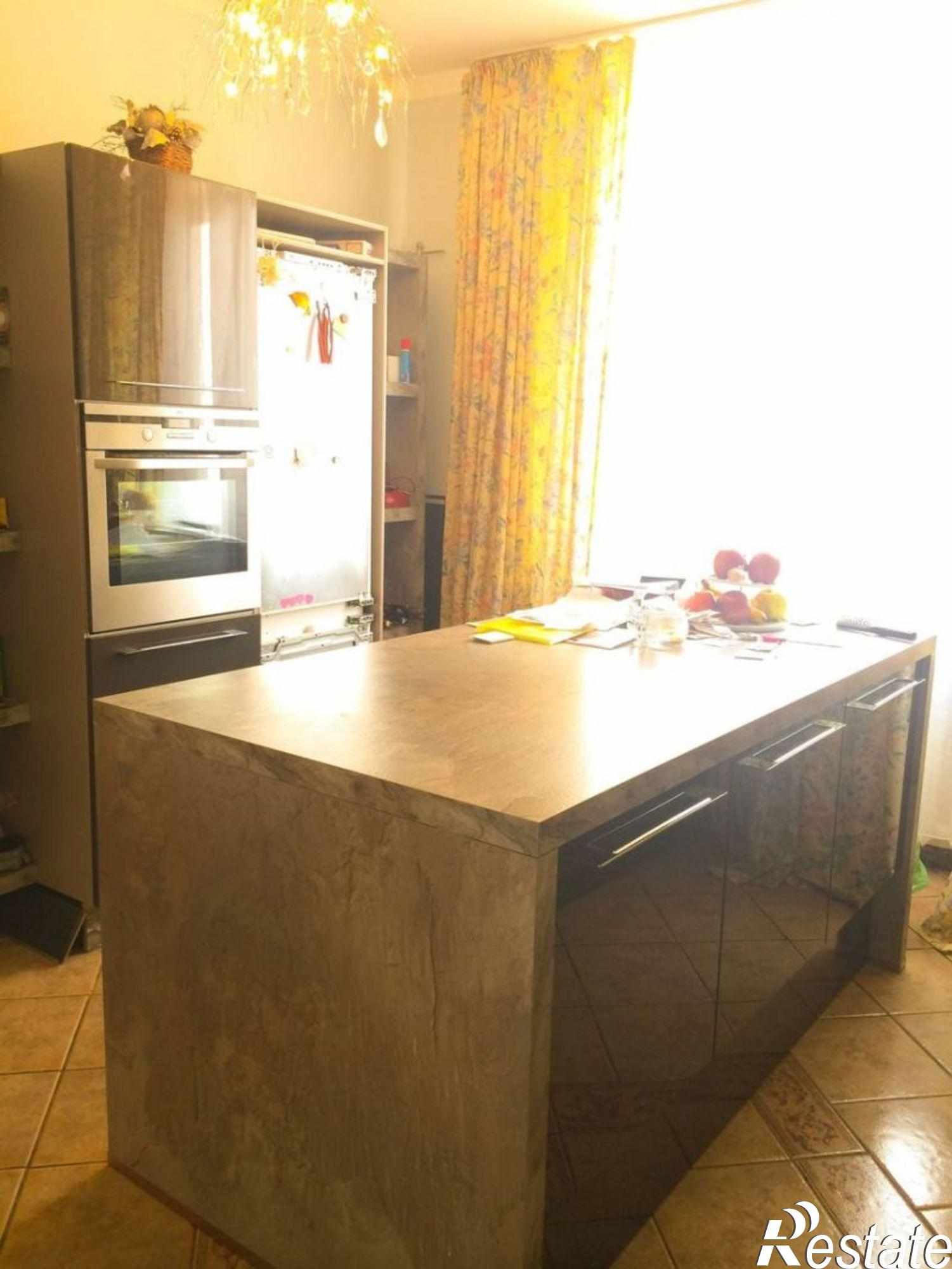 Купить дачу, дом, коттедж за 18 200 000 рублей на Сержанта Мишина ул