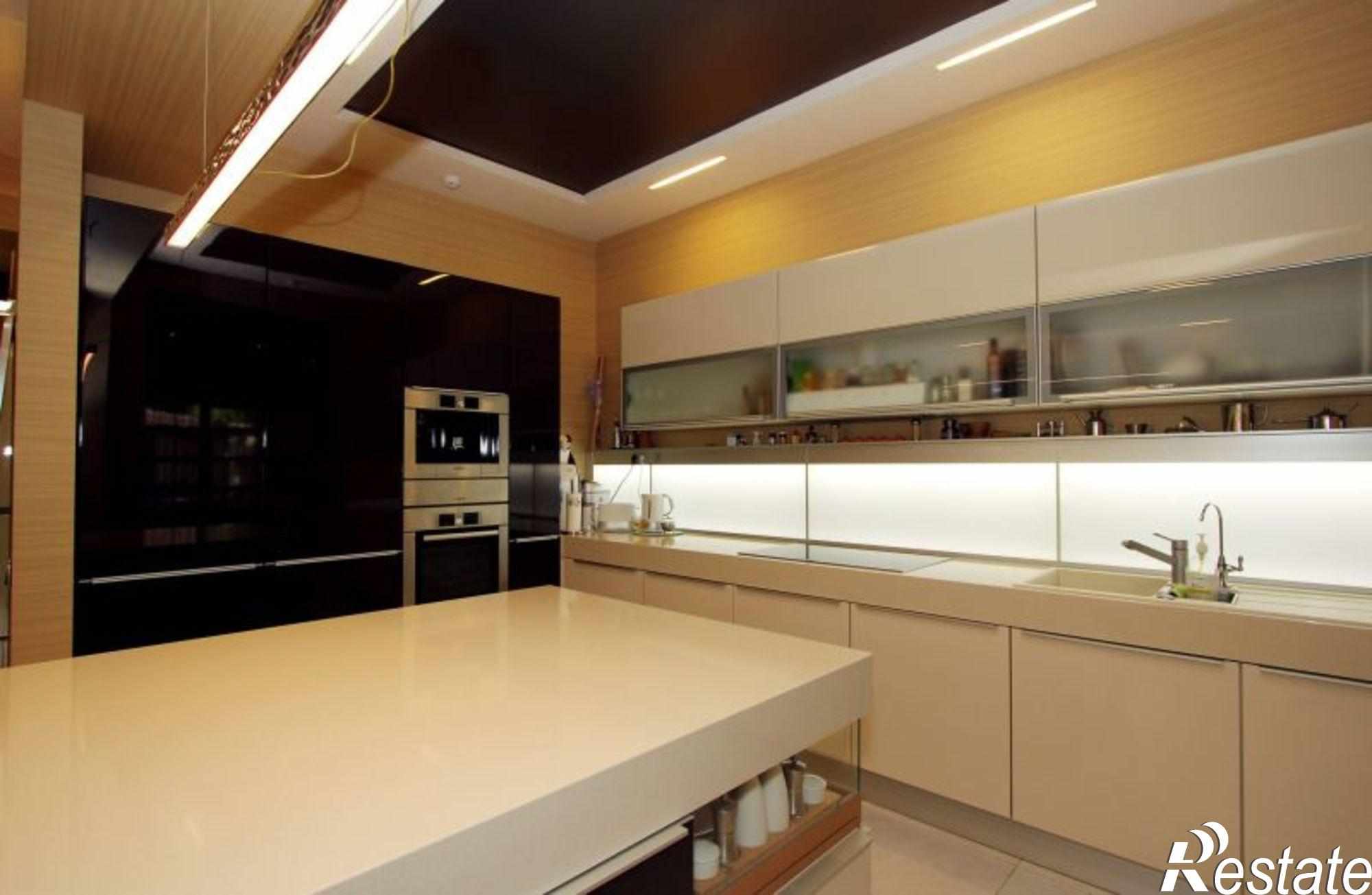 Купить дачу, дом, коттедж за 85 000 000 рублей на Калининградский пр-кт
