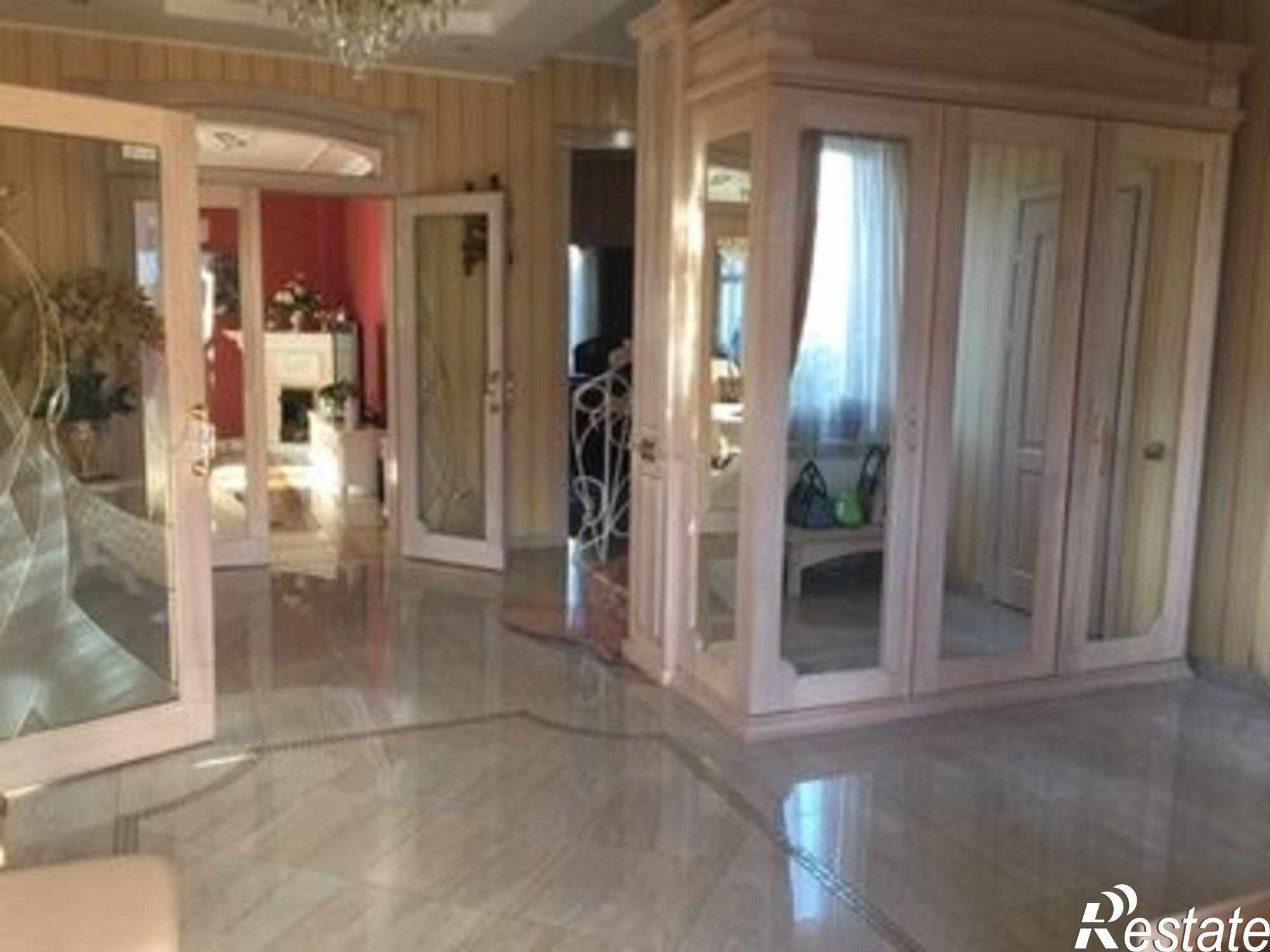 Купить дачу, дом, коттедж за 45 000 000 рублей на Евгения Колесникова ул