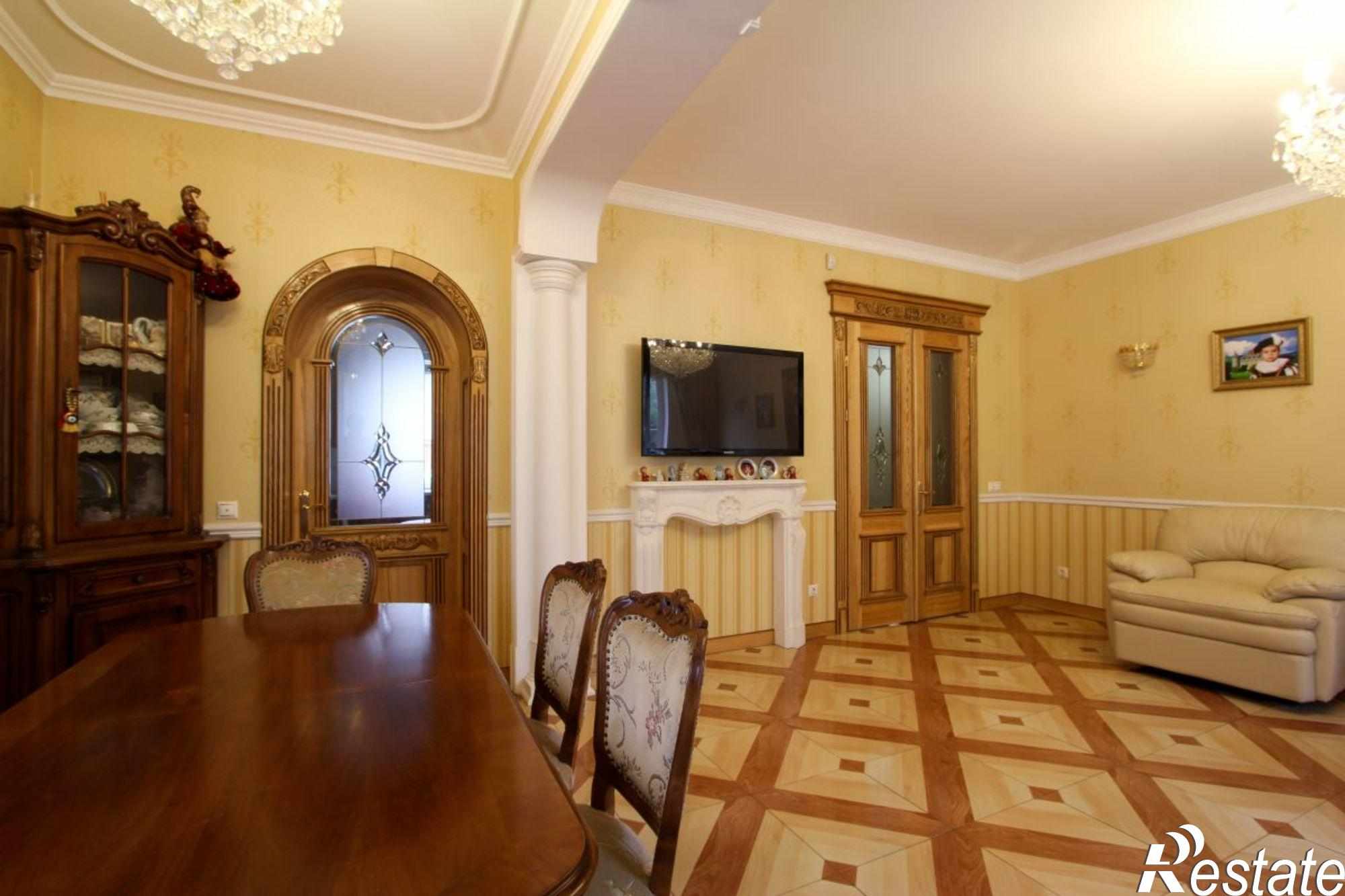 Купить дачу, дом, коттедж за 35 000 000 рублей на Лесная ул