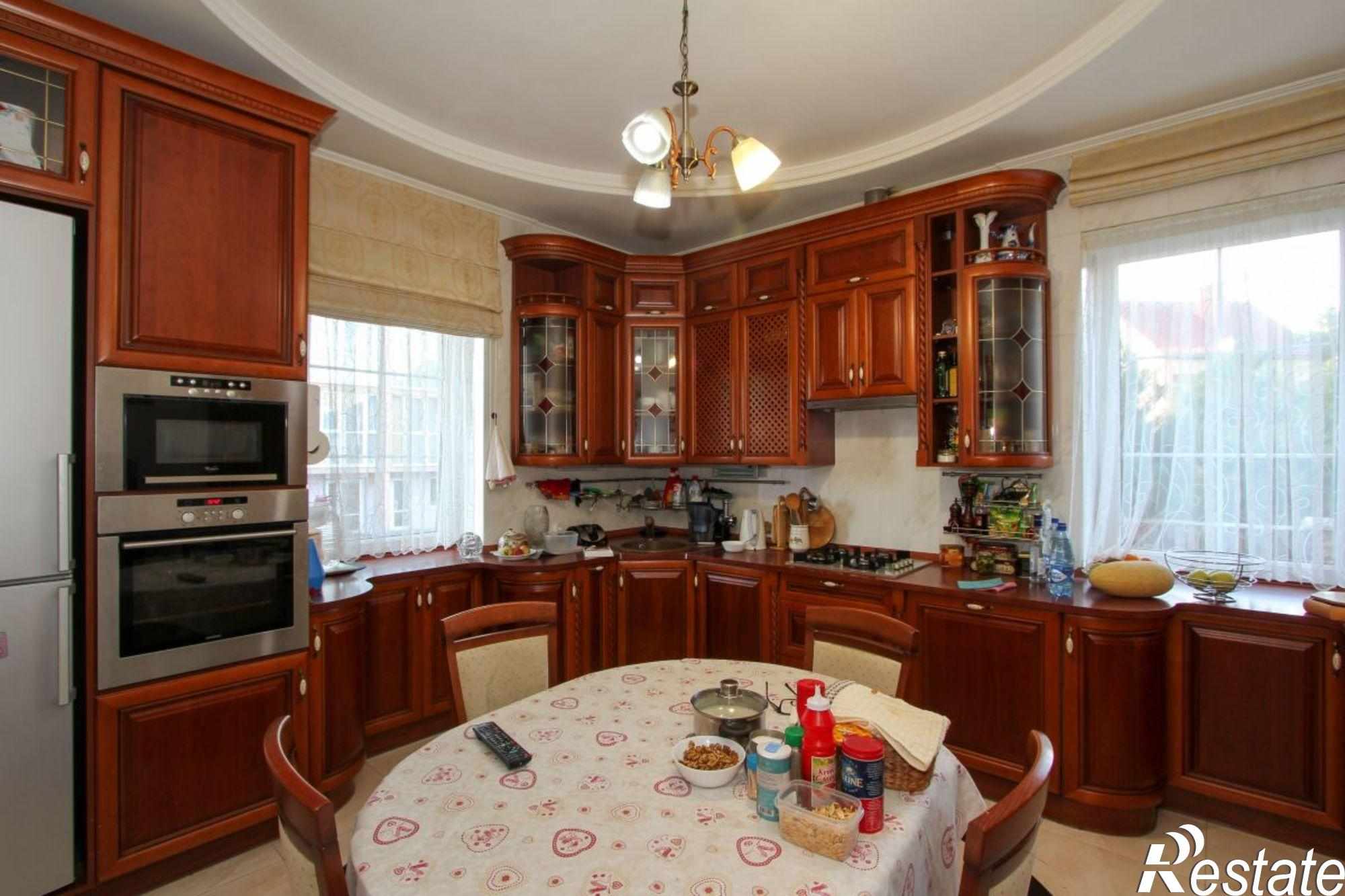 Купить дачу, дом, коттедж за 50 000 000 рублей на Лесная ул