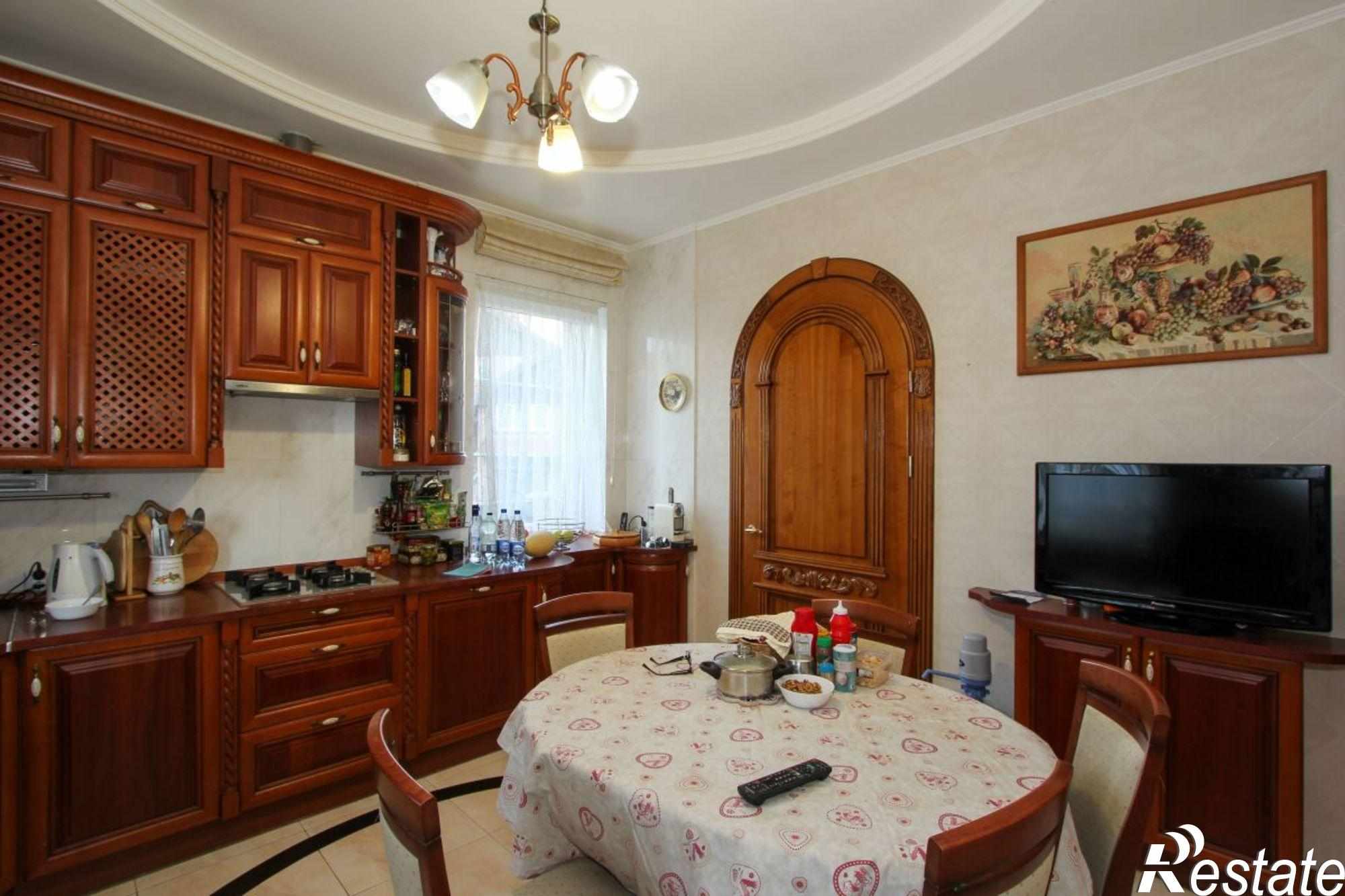 Купить дачу, дом, коттедж за 50 000 000 рублей на Лесная ул