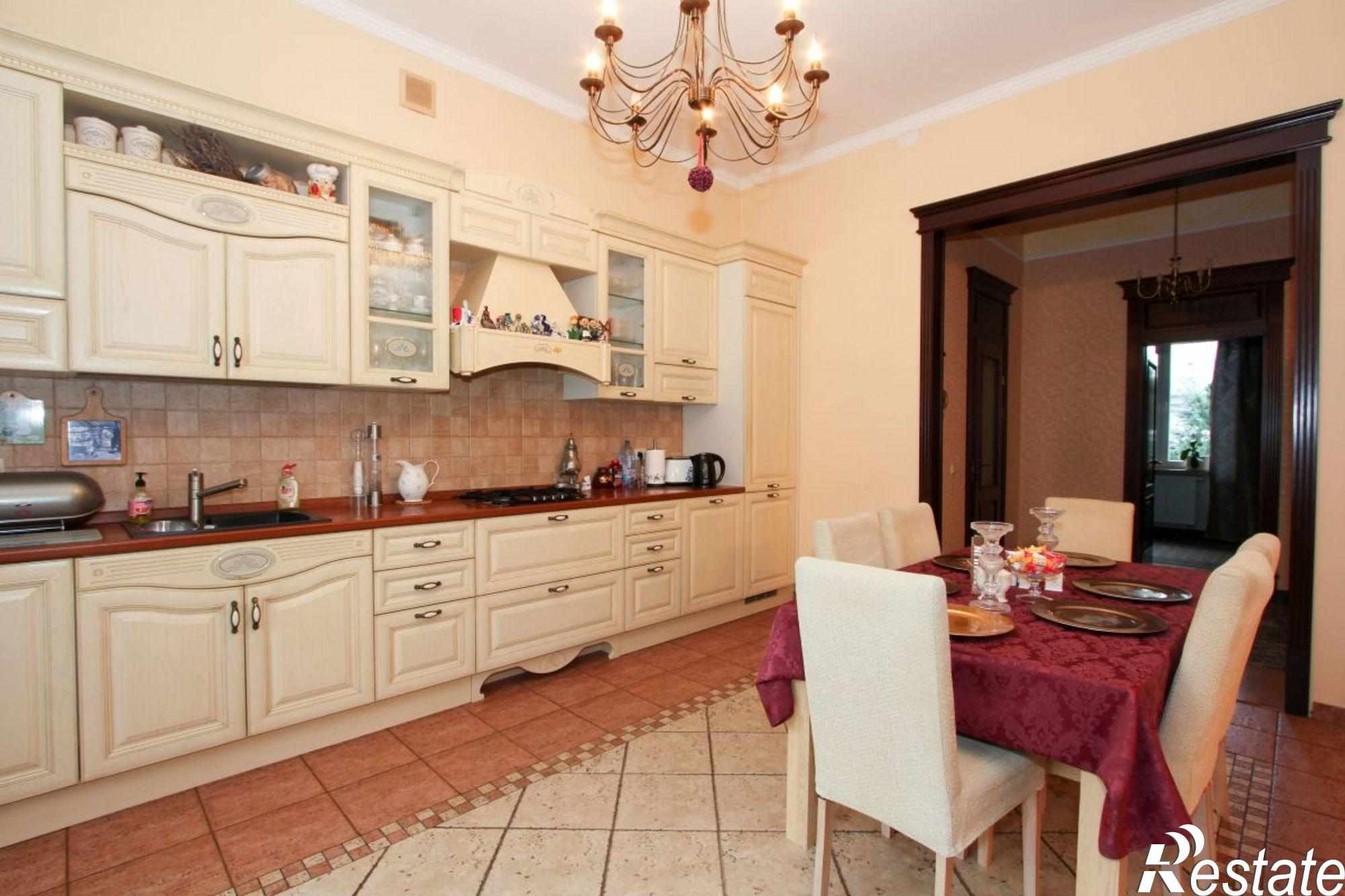 Купить дачу, дом, коттедж за 85 000 000 рублей на Сержанта Колоскова пер