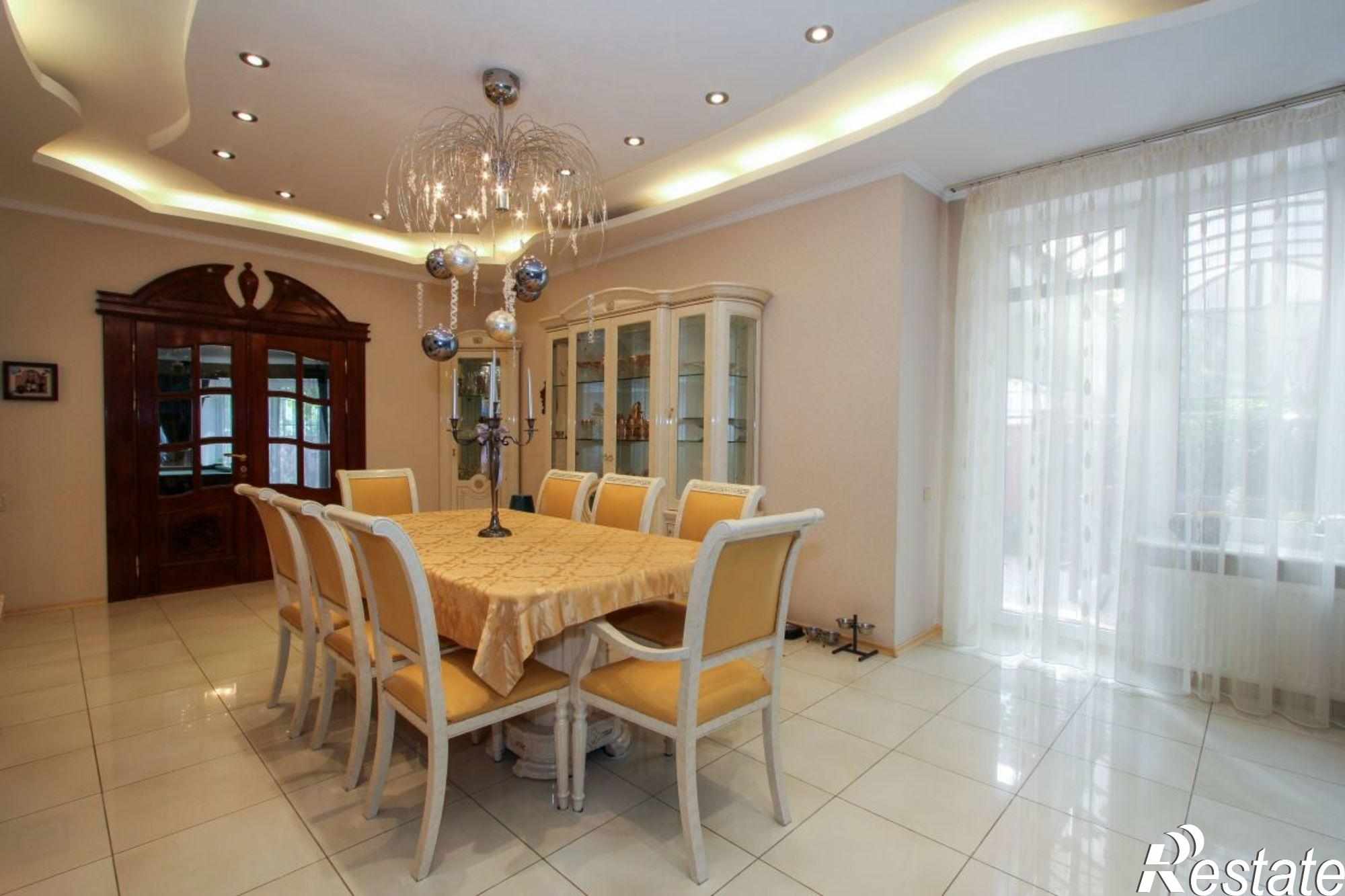 Купить дачу, дом, коттедж за 53 000 000 рублей на Римская ул