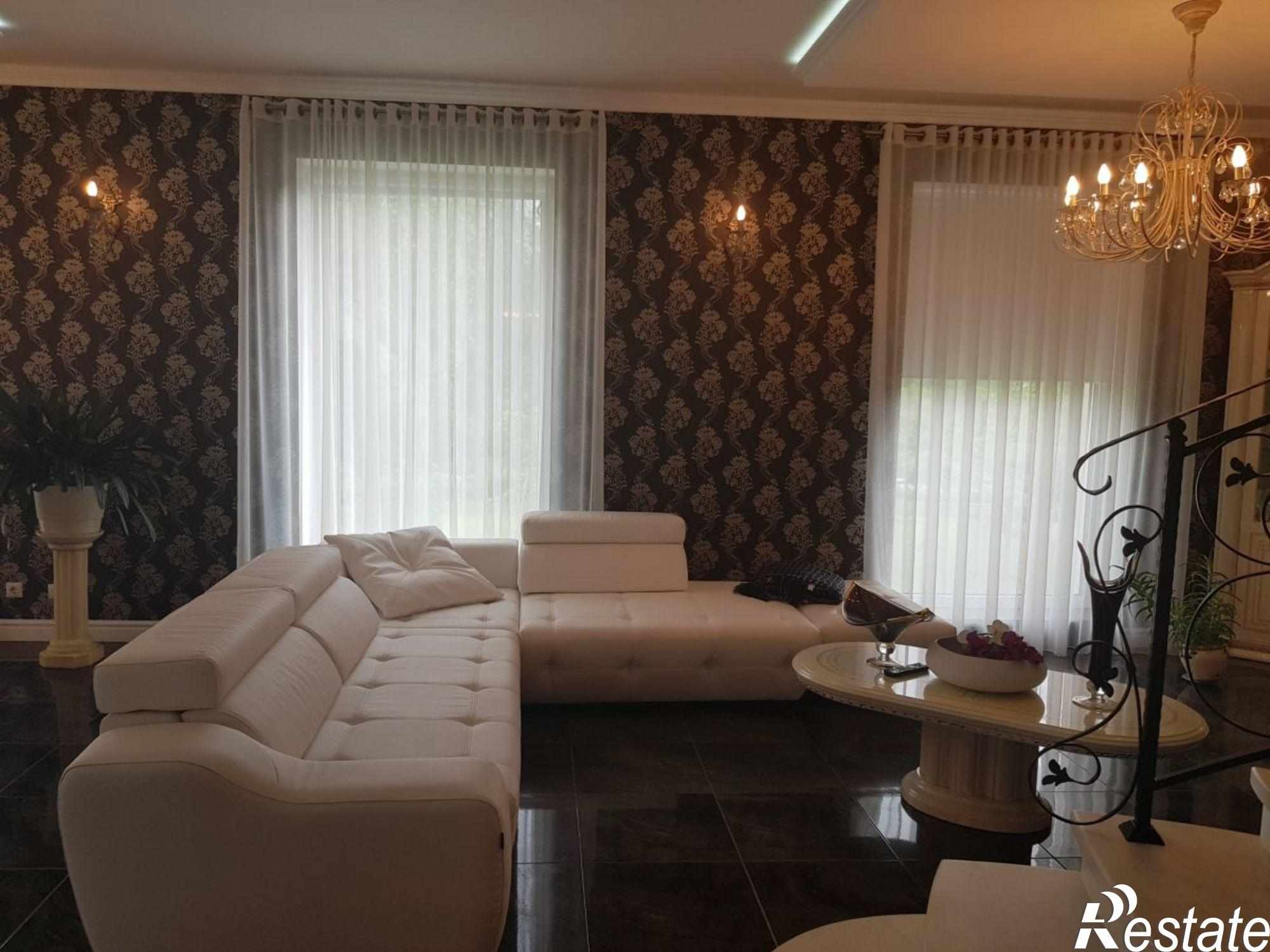 Купить дачу, дом, коттедж за 35 000 000 рублей на Сиреневый бульвар ул