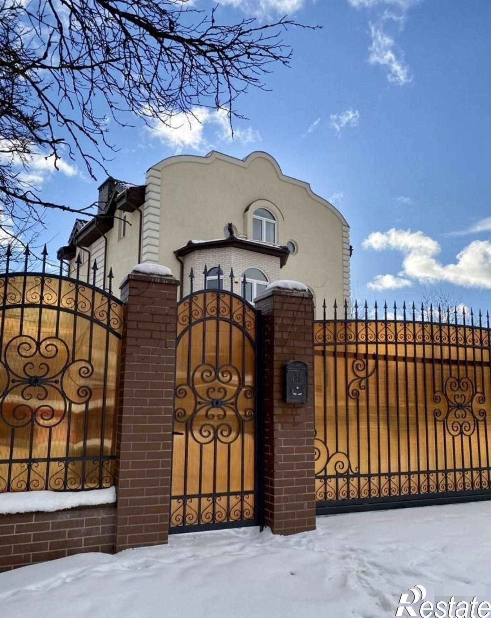 Купить дачу, дом, коттедж за 15 200 000 рублей на Муромская ул