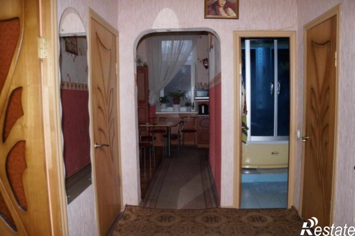 4-комн квартира Октябрьская улица, 288