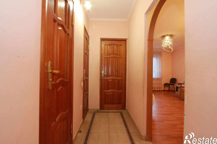 3-комн квартира Генерала Толстикова ул, 18