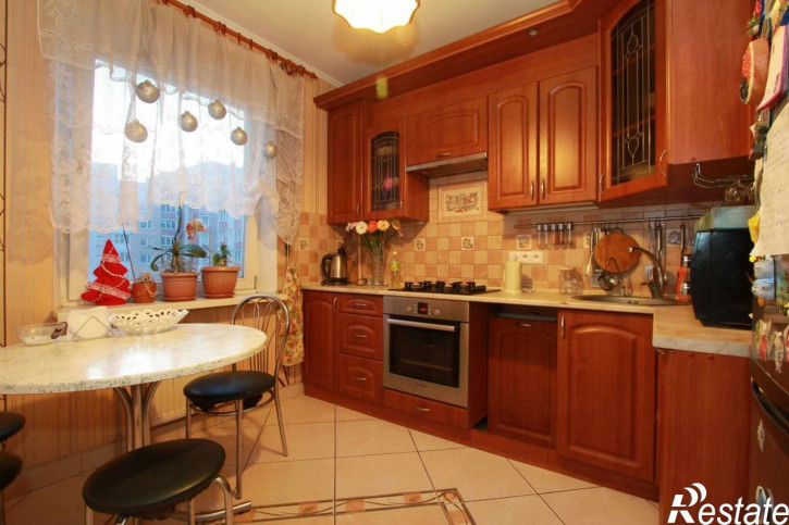 3-комн квартира Генерала Толстикова ул, 18