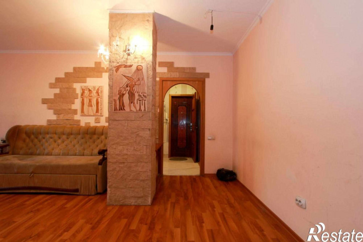 3-комн квартира Генерала Толстикова ул, 18