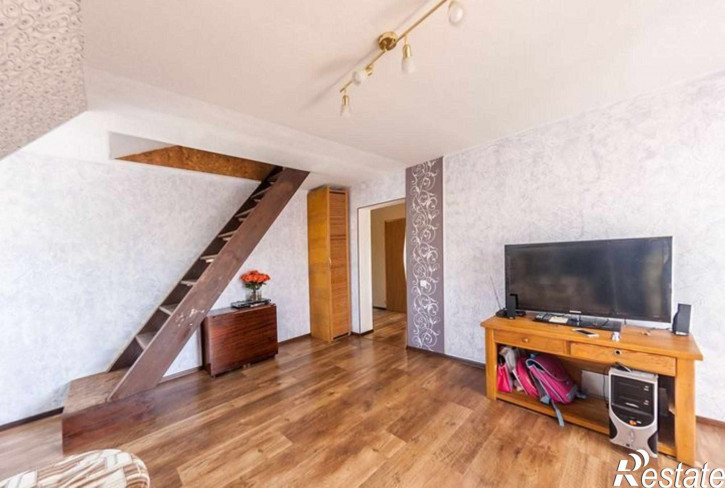 4-комн квартира Войкова ул, 6