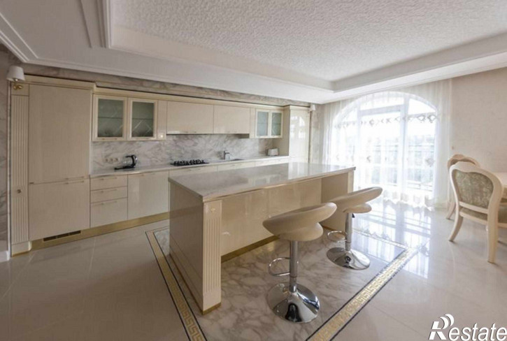 3-комн квартира Комсомольский пер, 3