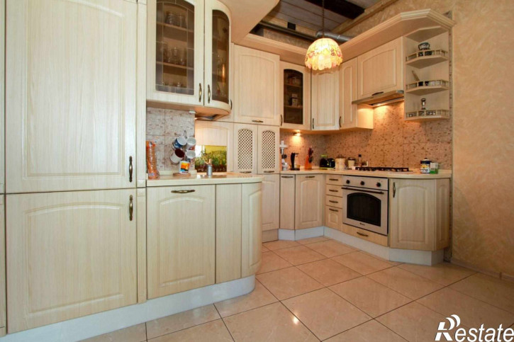 5-комн квартира Огарева ул, 28