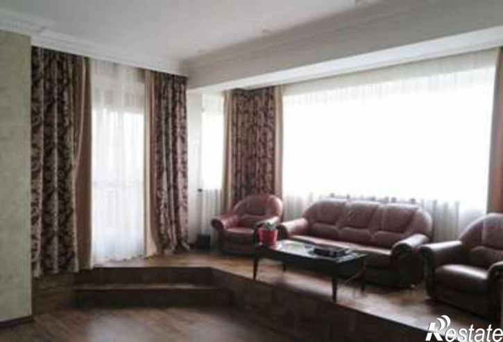 4-комн квартира Бассейная ул, 7