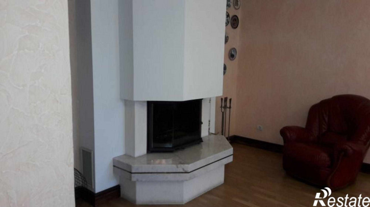 4-комн квартира Огарева ул, 32