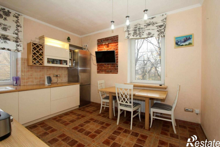 2-комн квартира Каштановая аллея ул, 7