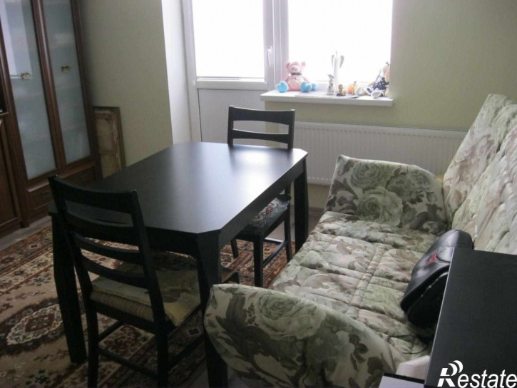4-комн квартира Яблоневая ул, 5