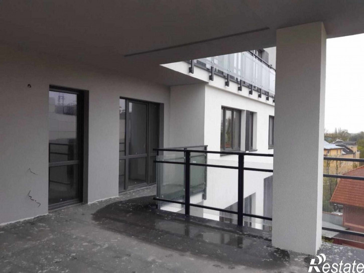 3-комн квартира Космонавта Пацаева ул, 6