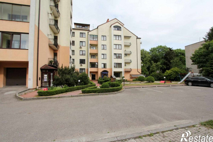 4-комн квартира Сержанта Колоскова ул, 2 А