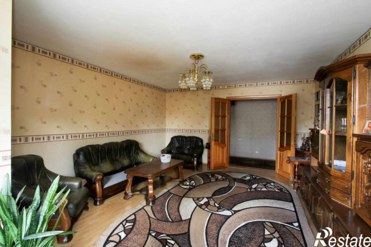4-комн квартира Энгельса ул, 22