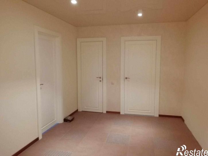 4-комн квартира Сержанта Колоскова ул, 8