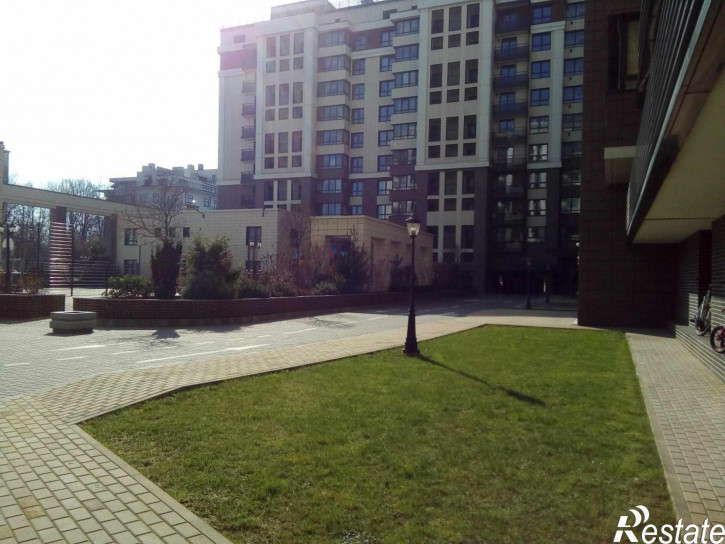 4-комн квартира Сержанта Колоскова ул, 8