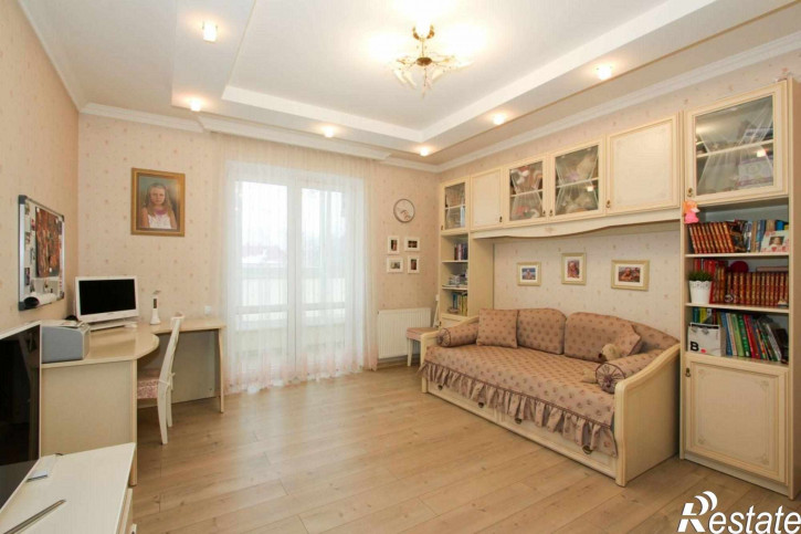 3-комн квартира Парковая аллея ул, 60