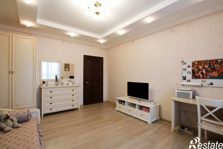 3-комн квартира Парковая аллея ул, 60