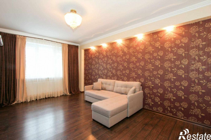 3-комн квартира Парковая аллея ул, 60