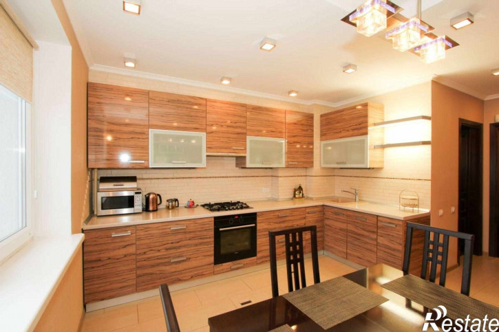 3-комн квартира Парковая аллея ул, 60