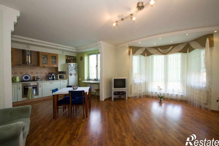 3-комн квартира Пражская ул, 5