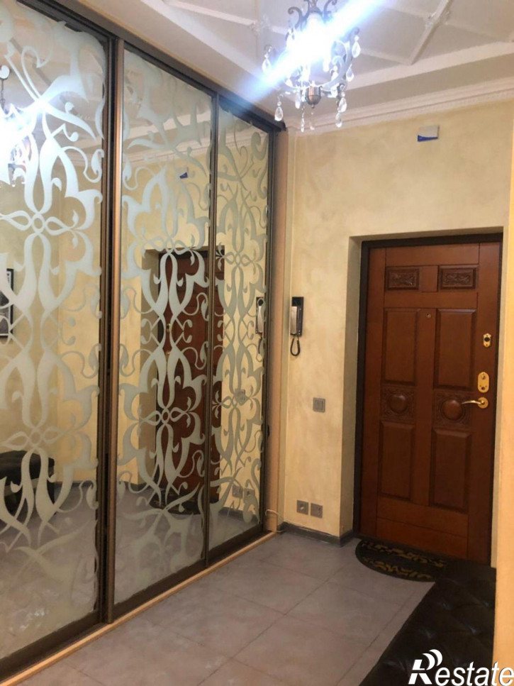 4-комн квартира Сержанта Колоскова ул, 12