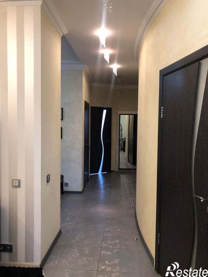 4-комн квартира Сержанта Колоскова ул, 12