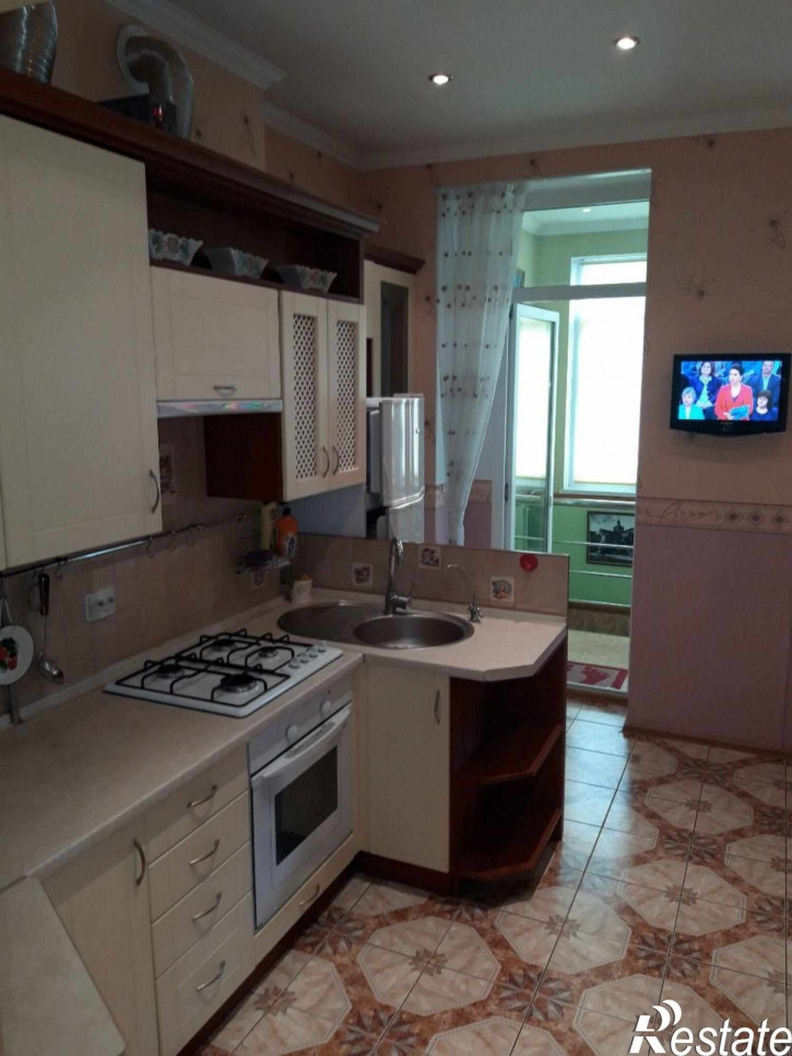 2-комн квартира Комсомольская ул, 90