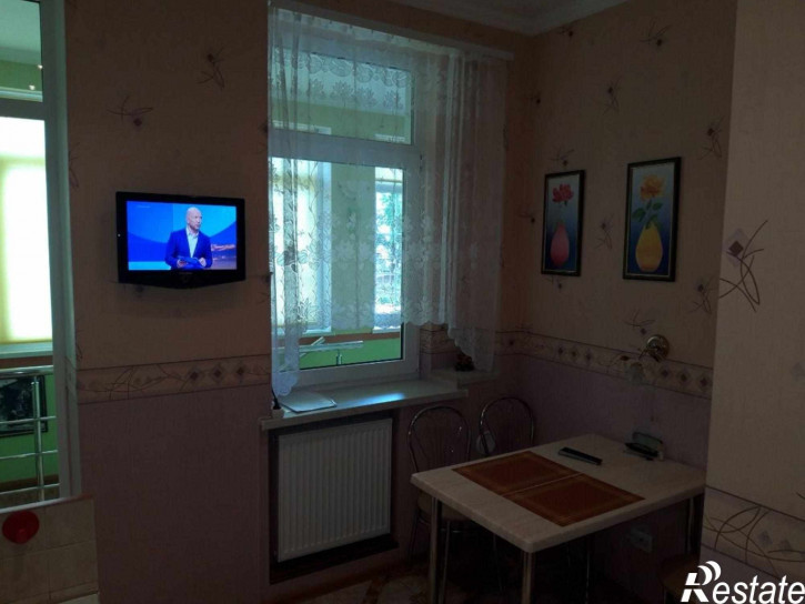 2-комн квартира Комсомольская ул, 90