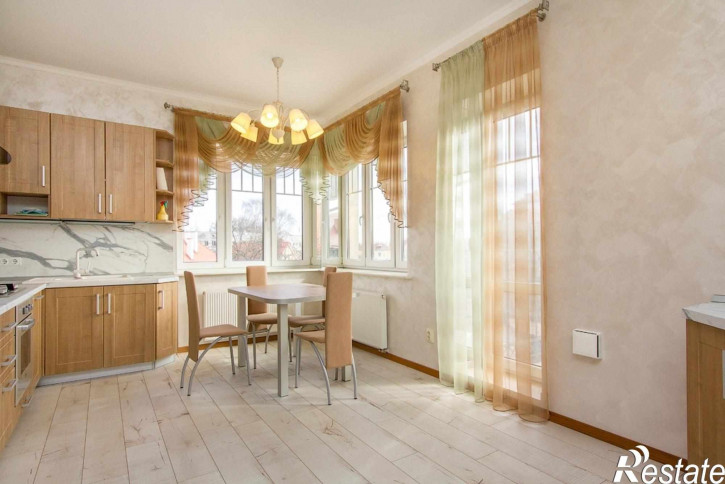 3-комн квартира Алябьева ул, 36